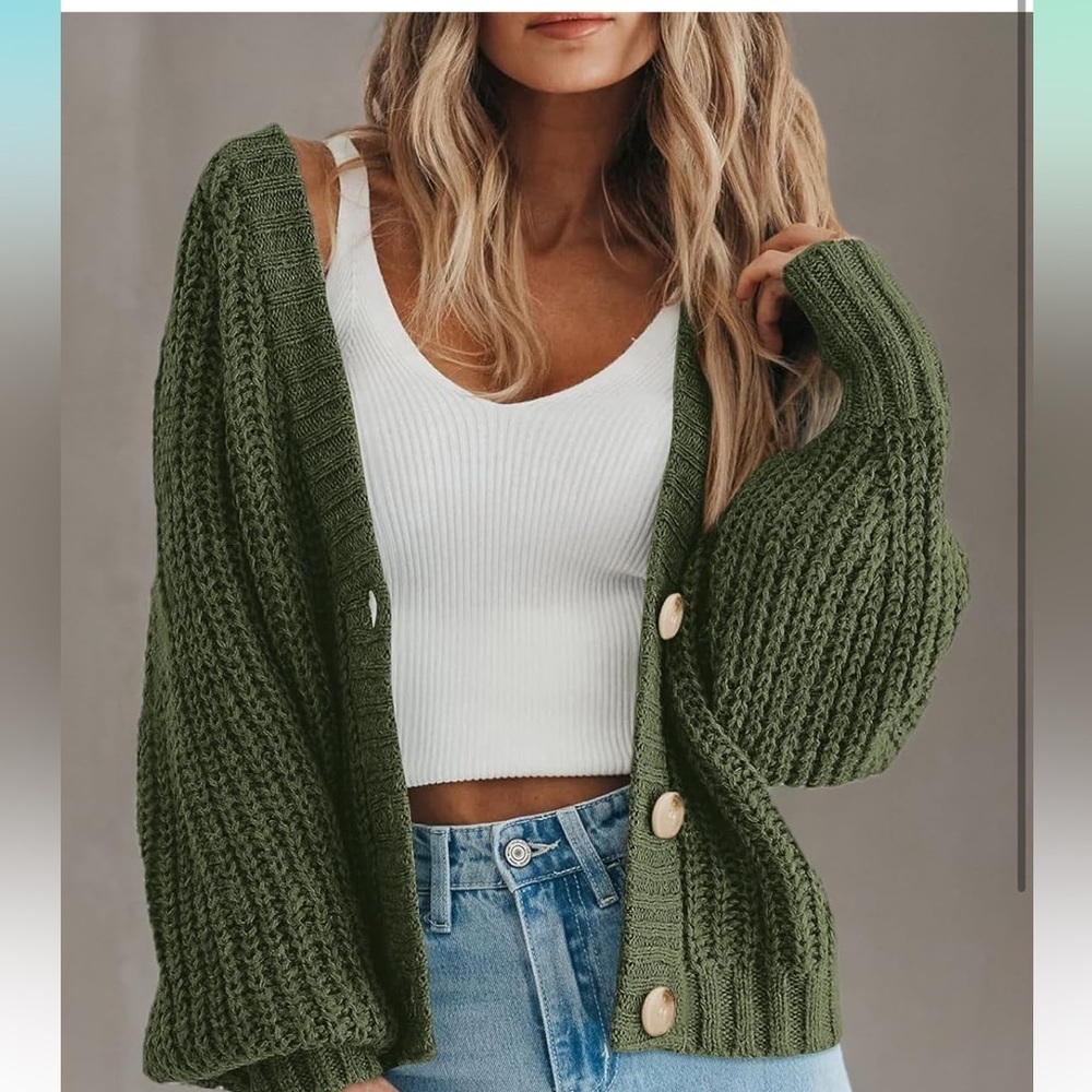 Chunky Knit Open Front Sweater Long Sleeve Button Loose Short Cardigan
8093 - Picture 2 of 9